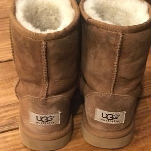 Kids Girls Short UGGS Chestnut